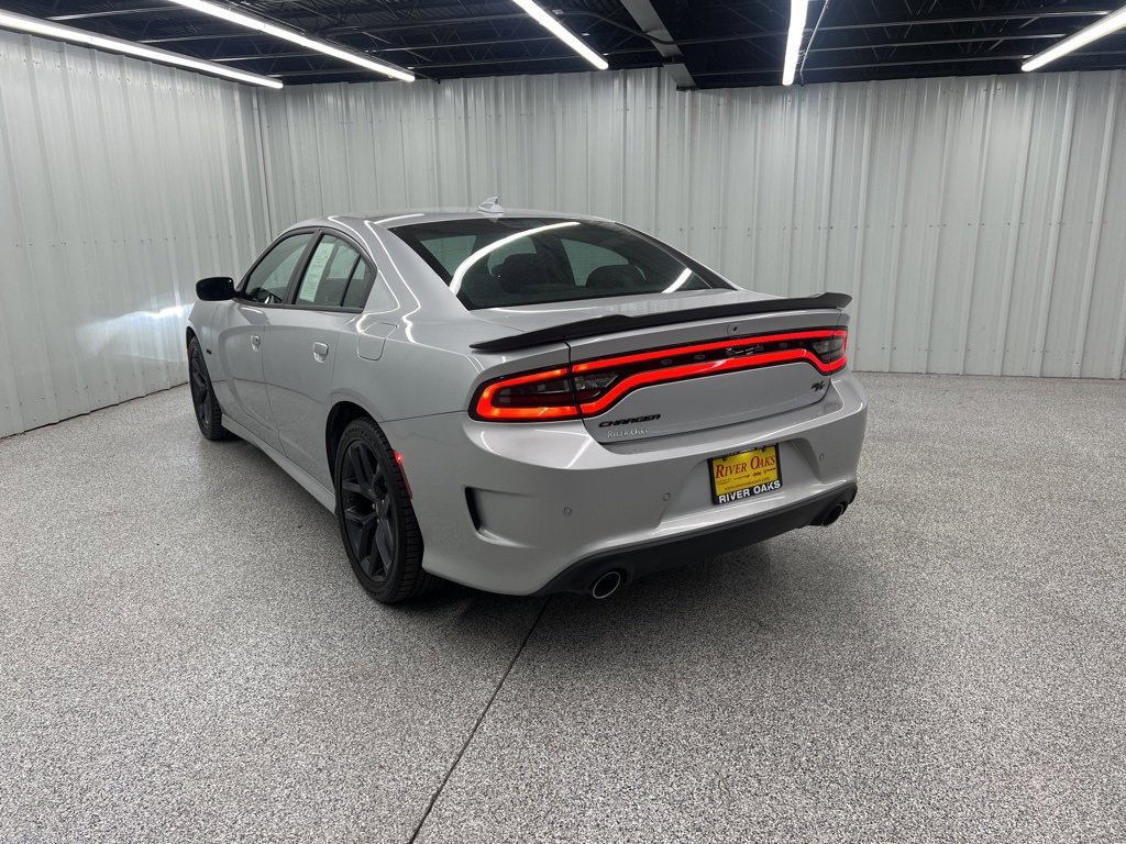 Used 2023 Dodge Charger R/T w/ Blacktop Package image 4