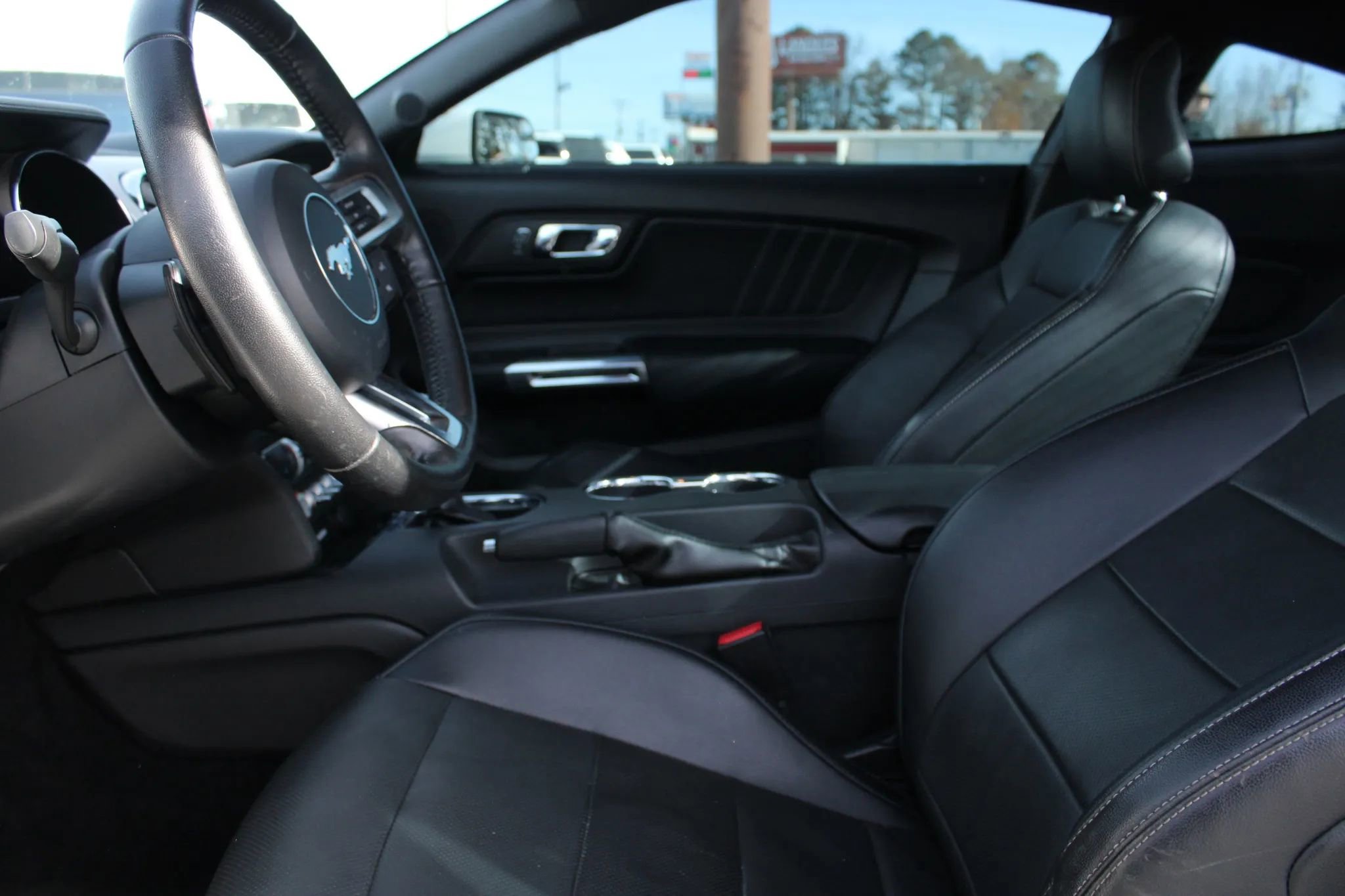 Used 2017 Ford Mustang Premium image 14