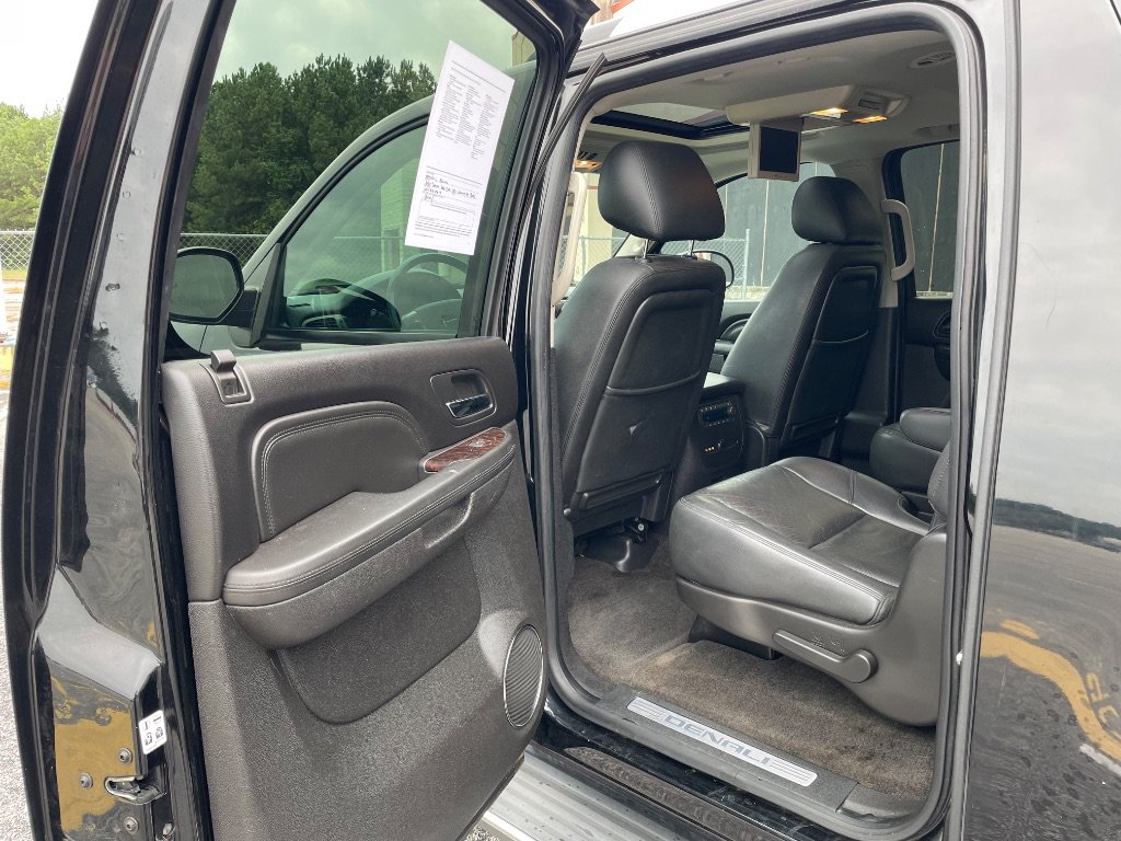 Used 2012 GMC Yukon XL Denali RWD image 15