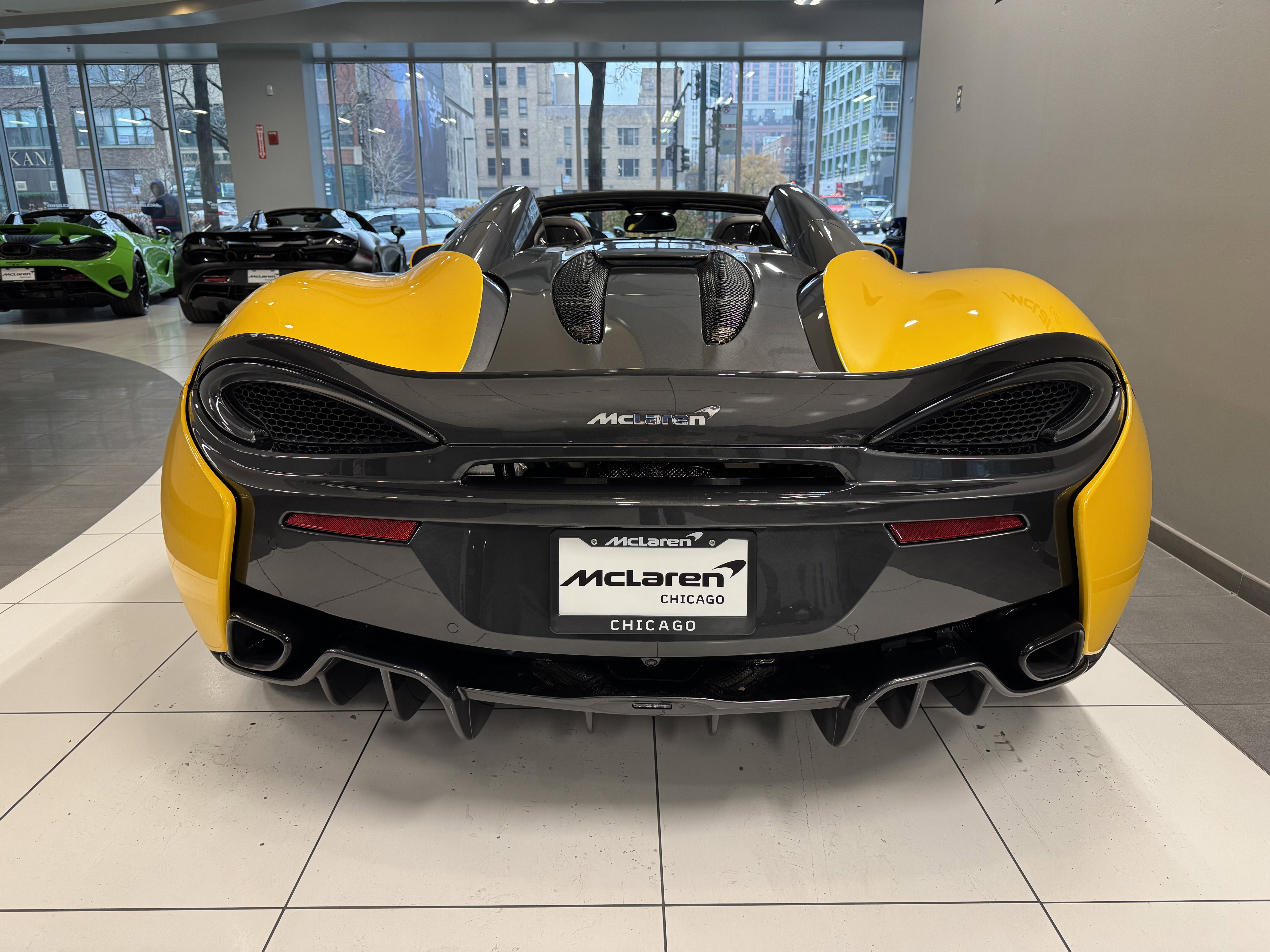 Used 2020 McLaren 570S Spider image 6