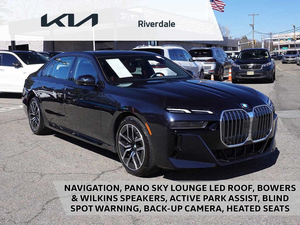 Used 2023 BMW 760i xDrive image 1