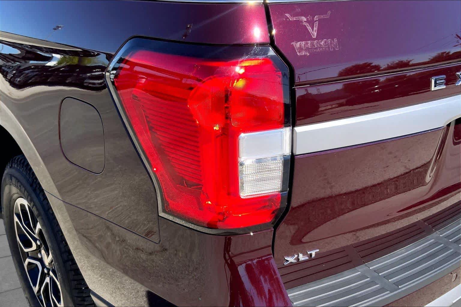 Used 2024 Ford Expedition XLT RWD image 25