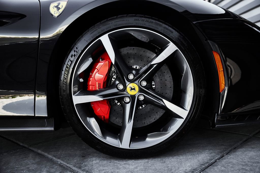 Used 2024 Ferrari SF90 Spider image 32