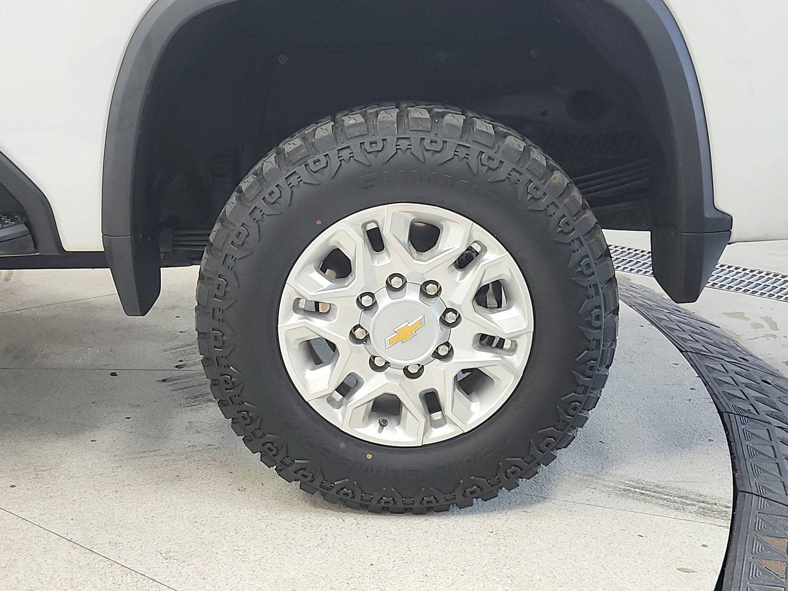 Used 2025 Chevrolet Silverado 2500 LT AWD/4WD image 13