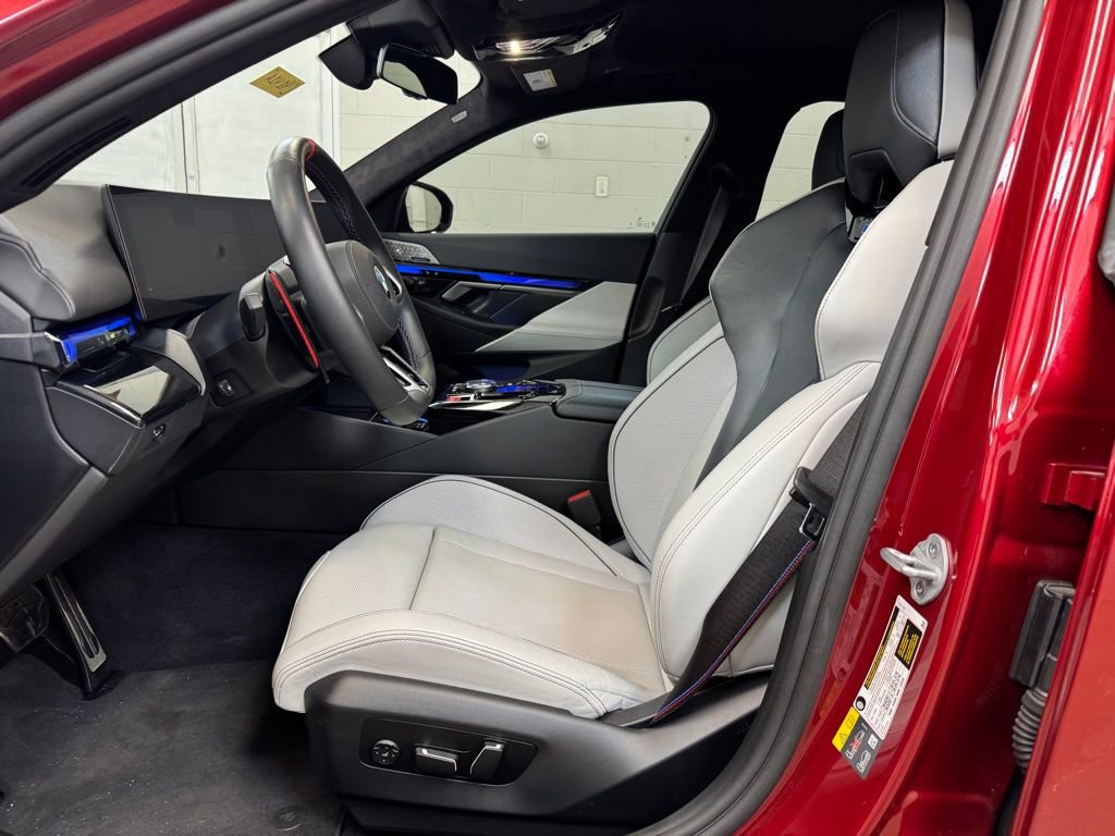 Used 2025 BMW M5 w/ Carbon Package image 13