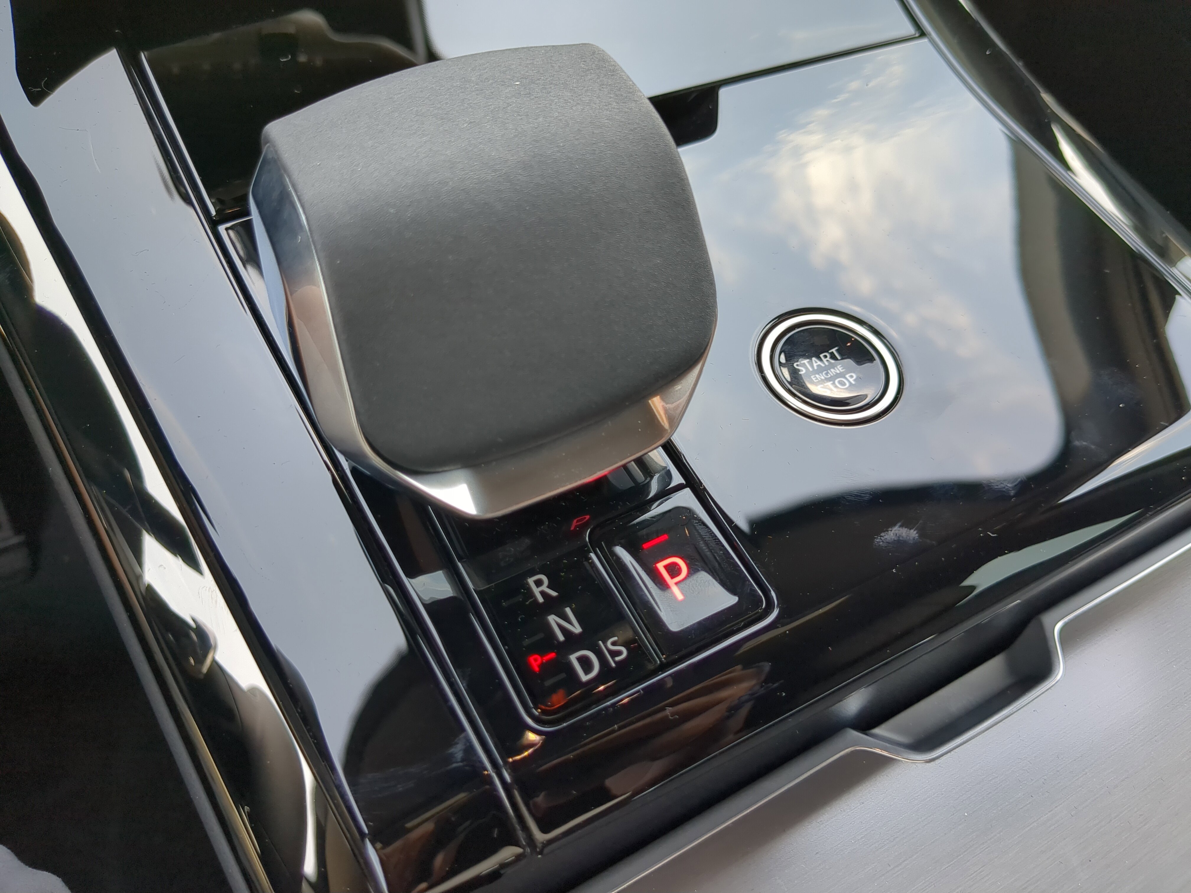 New 2025 Land Rover Range Rover Sport Dynamic SE image 24