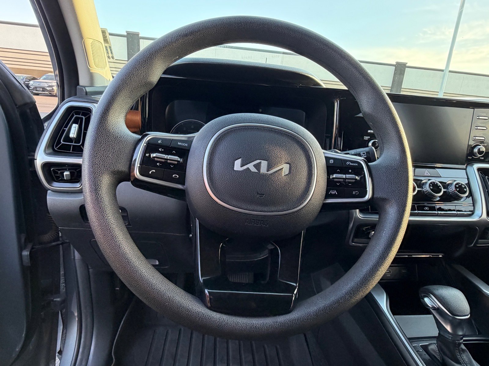 Certified 2023 Kia Sorento LX FWD image 11