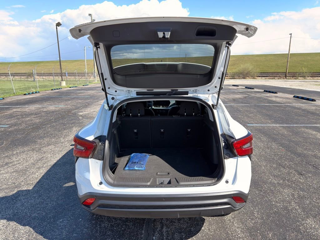 Used 2024 Chevrolet Trax LS w/ LS Convenience Package image 31