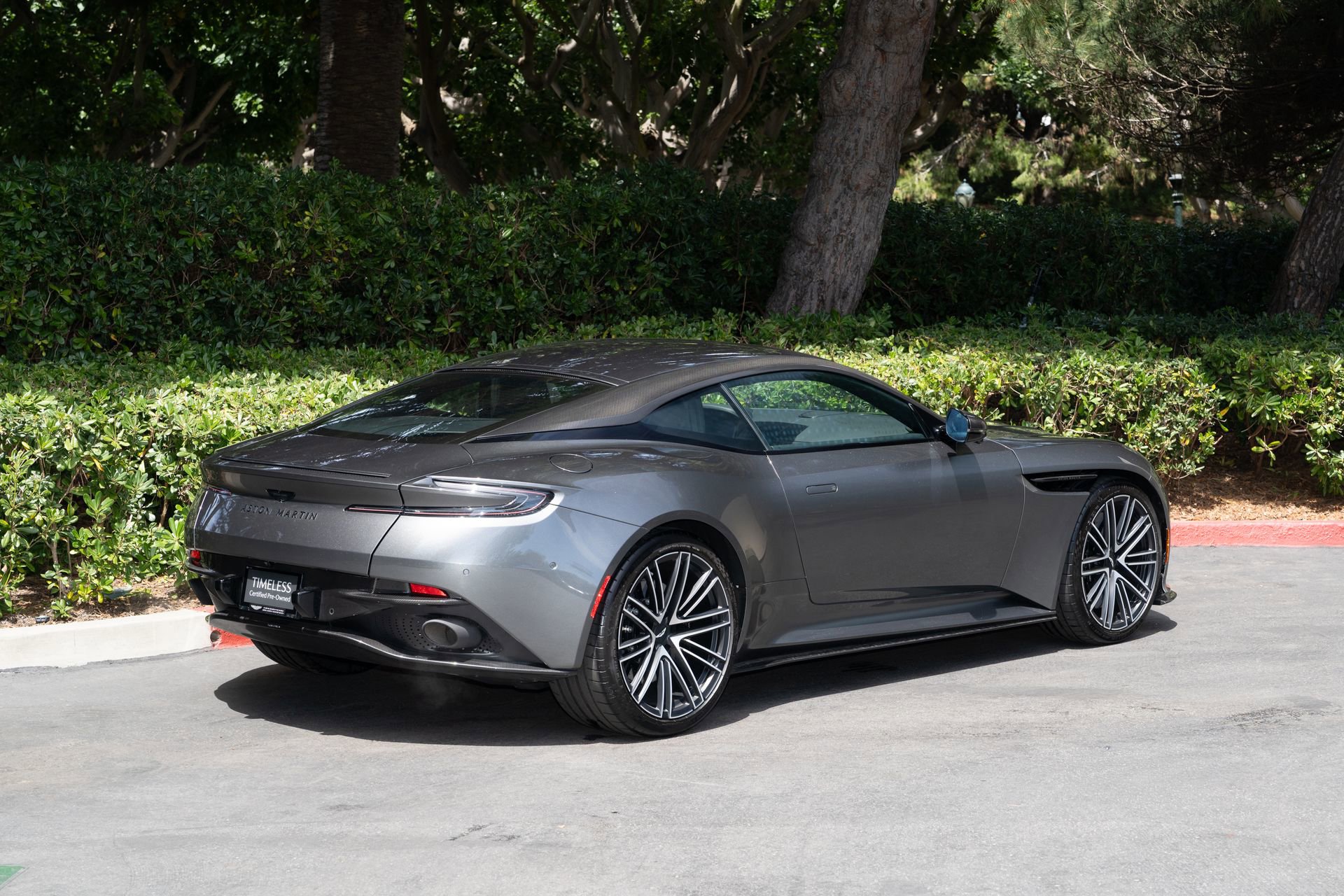 Used 2024 Aston Martin DB12 Coupe RWD image 2