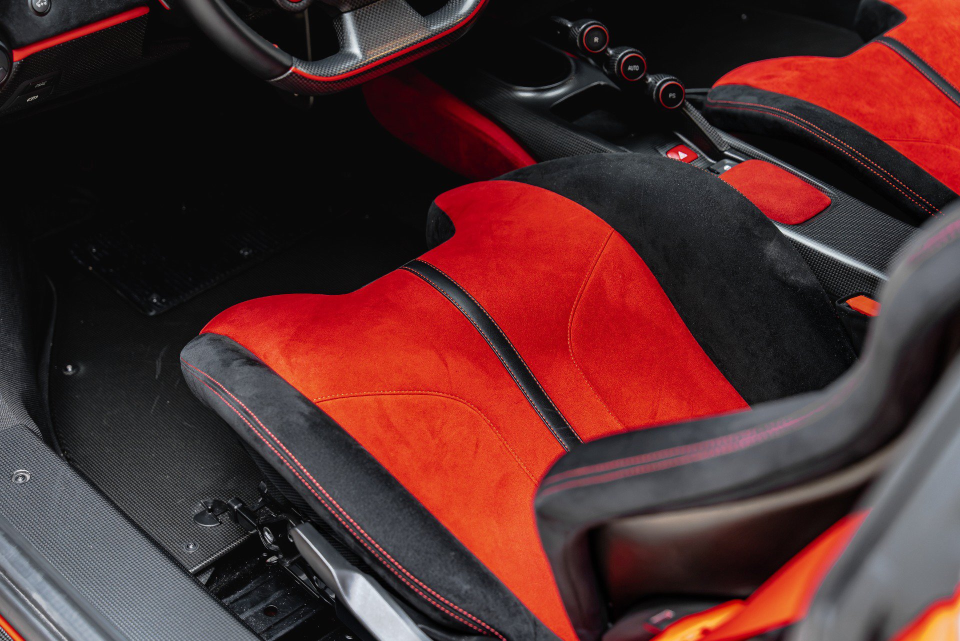 Used 2019 Ferrari 488 Pista Coupe RWD image 42