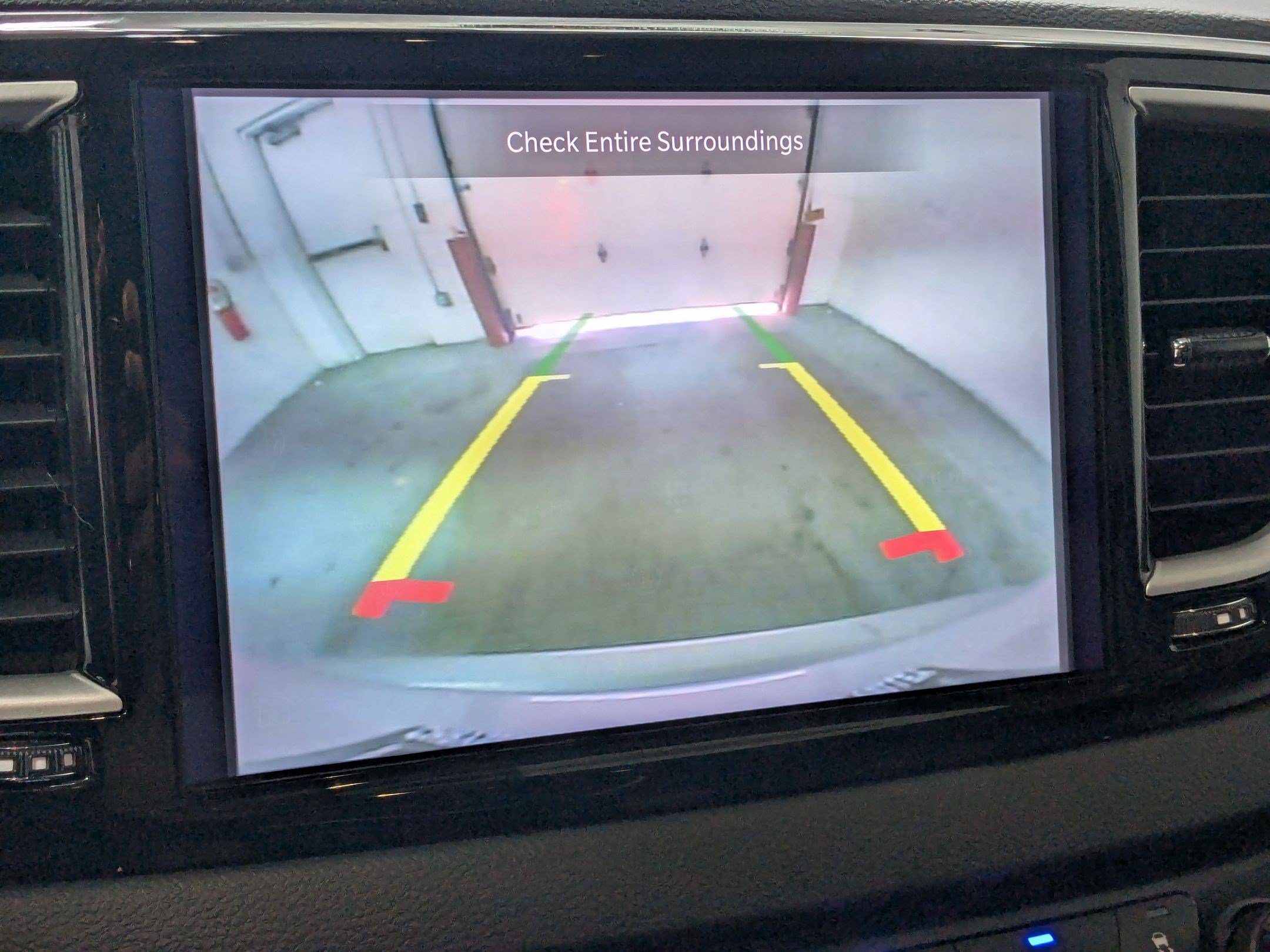 Used 2024 Chrysler Pacifica Touring-L FWD image 15
