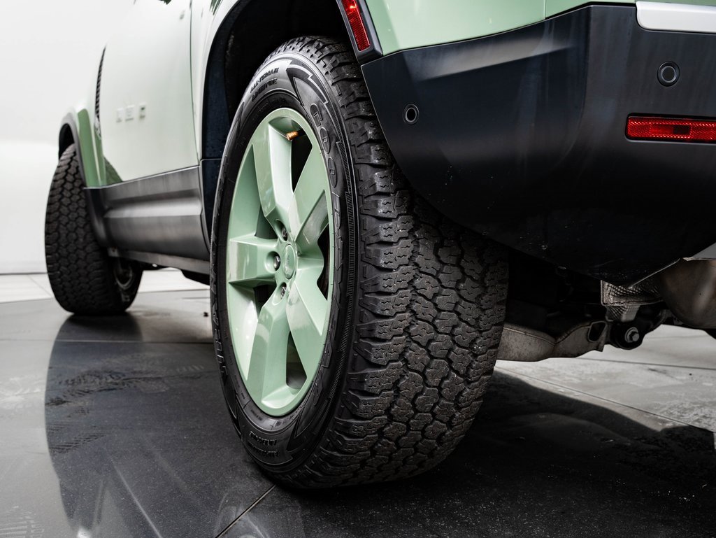 Used 2023 Land Rover Defender 110 75th Limited Edition image 48