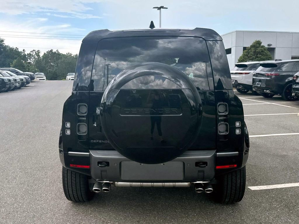New 2025 Land Rover Defender 110 V8 image 5
