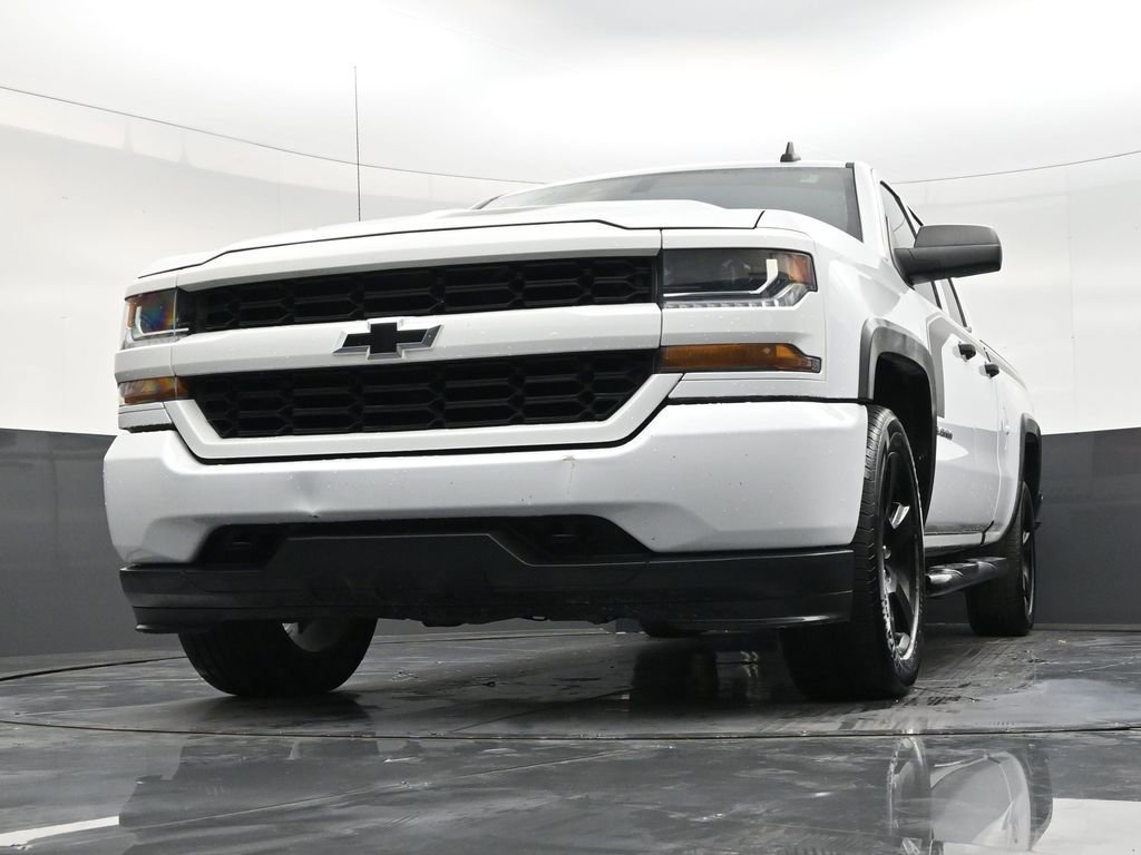 Used 2018 Chevrolet Silverado 1500 Custom w/ Custom Value Package RWD image 27