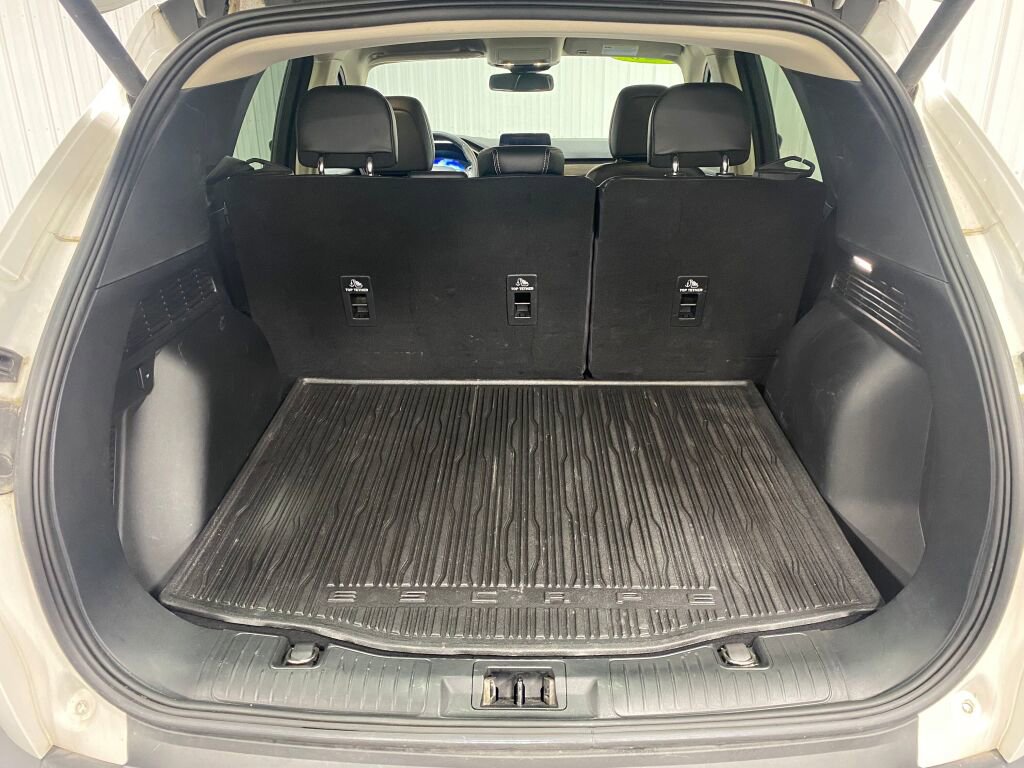 Used 2020 Ford Escape Titanium image 7
