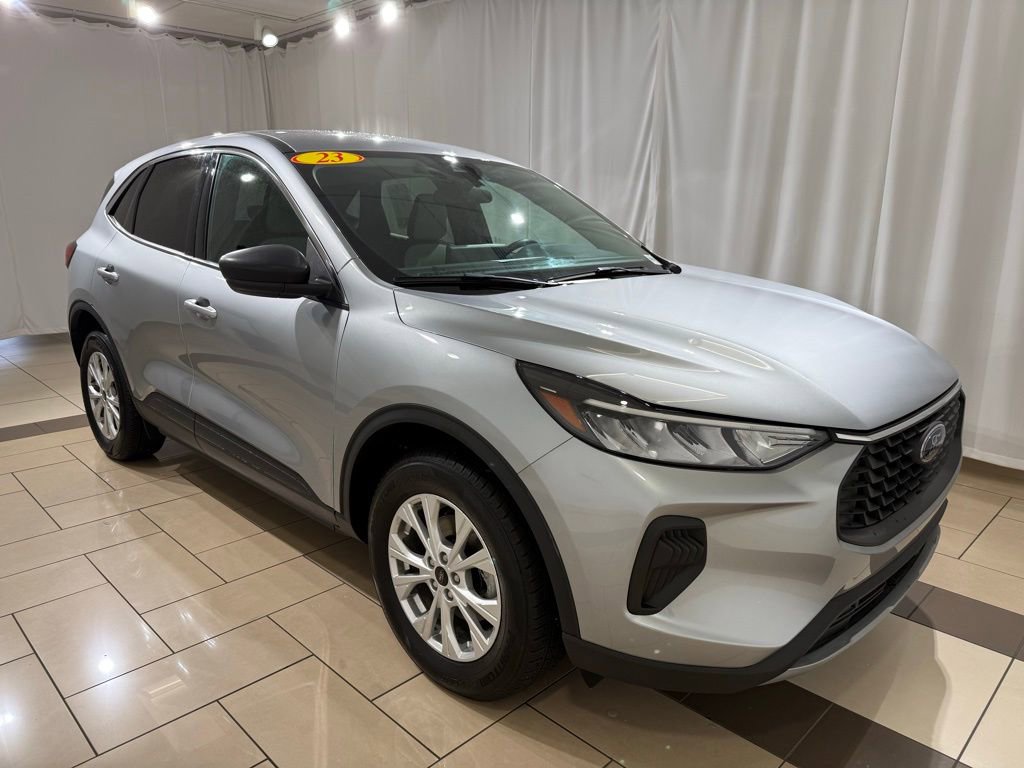 Used 2023 Ford Escape Active w/ Tech Pack #1 AWD/4WD image 7