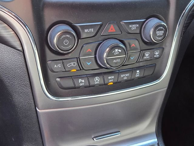 Used 2019 Jeep Grand Cherokee Laredo image 22