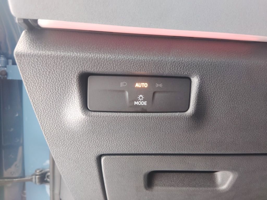 New 2026 Volkswagen Tiguan SE R-Line AWD/4WD image 12