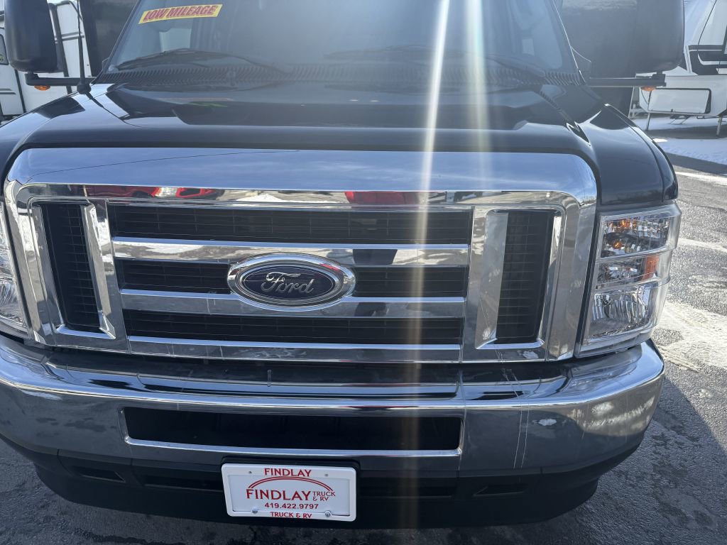 Used 2023 Ford E-450 and Econoline 450 Super Duty w/ Motorhome Prep Package image 39