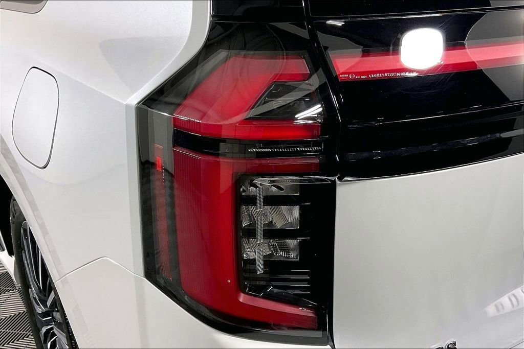 New 2026 Nissan Armada Platinum Reserve image 38