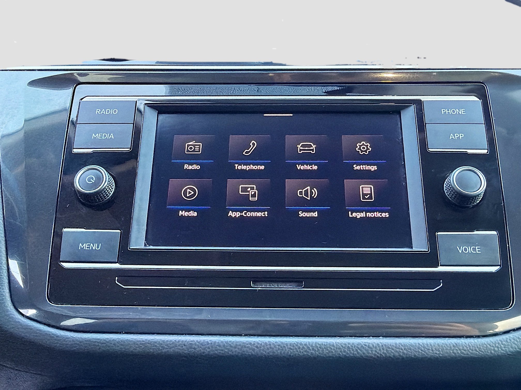 Used 2020 Volkswagen Tiguan S image 27