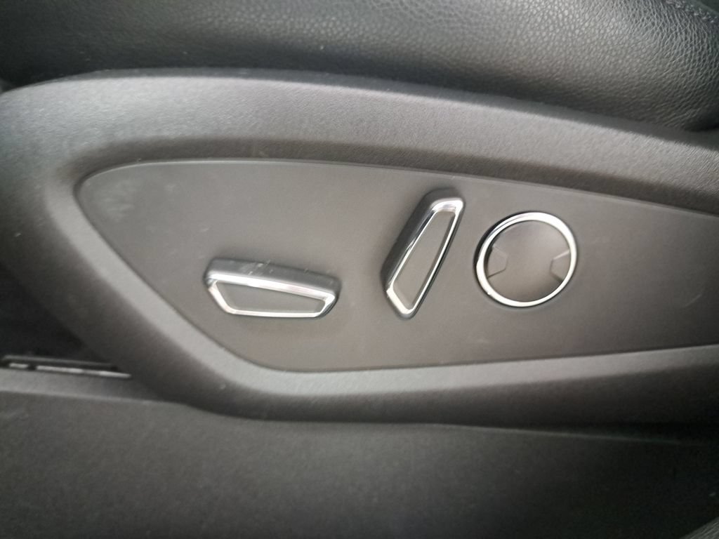 Certified 2022 Lincoln Nautilus FWD w/ Premium Package image 18