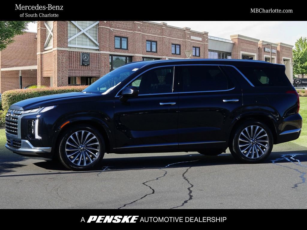 Used 2024 Hyundai Palisade Calligraphy image 1