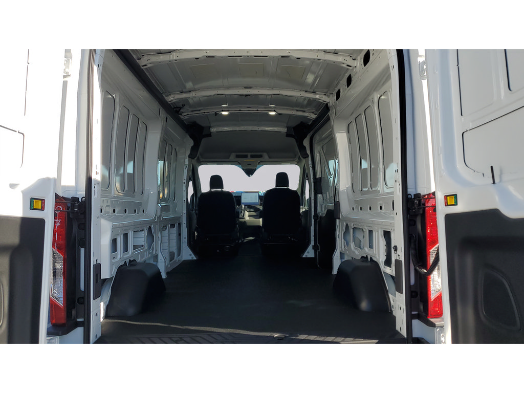 New 2026 Ford Transit 250 148 Medium Roof RWD image 18
