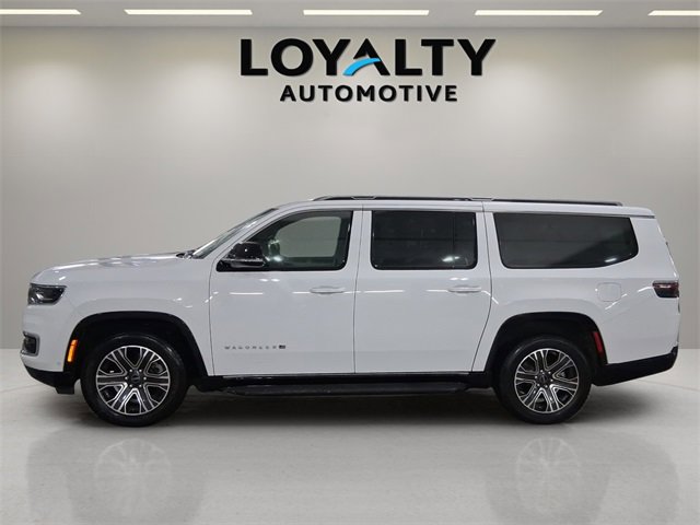 Used 2025 Jeep Wagoneer L Series II w/ 8-pass Seating Package image 2