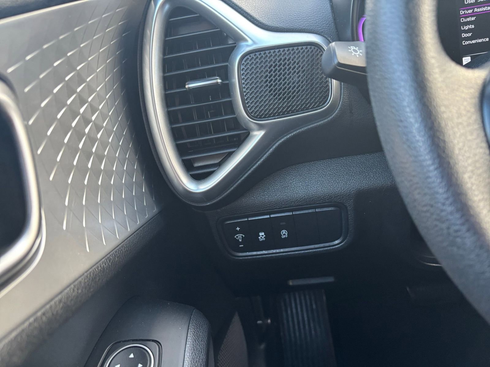 Used 2025 Kia Soul LX w/ Option Group 015 image 32