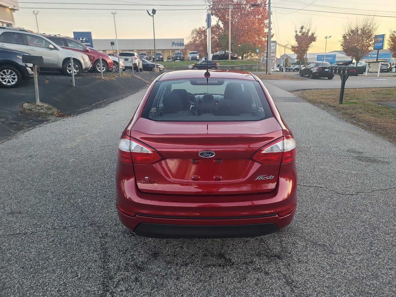 Used 2015 Ford Fiesta SE image 6