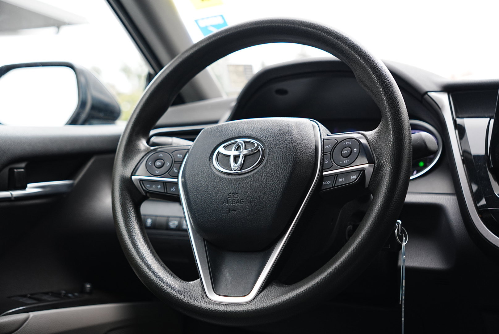Used 2021 Toyota Camry LE image 18