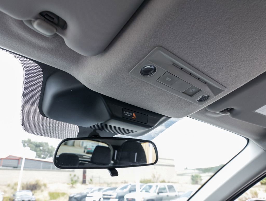 Used 2025 Nissan Kicks SV FWD image 30