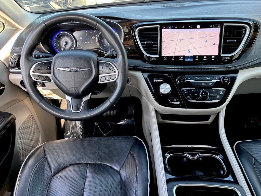 Used 2023 Chrysler Pacifica Limited FWD image 23