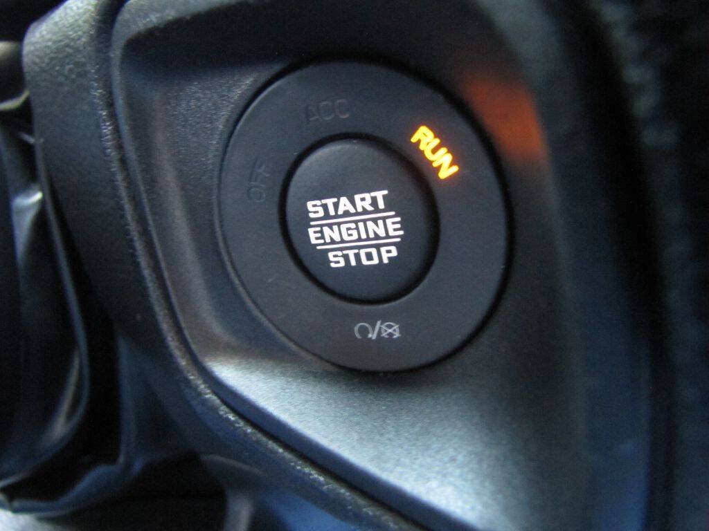 Used 2024 Jeep Wrangler Unlimited AWD/4WD image 40