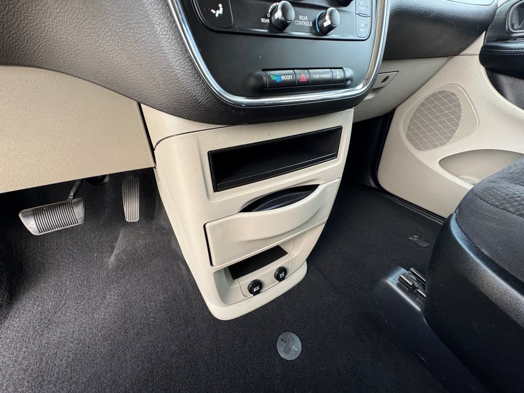 Used 2018 Dodge Grand Caravan SE w/ UConnect Hands-Free Group FWD image 27