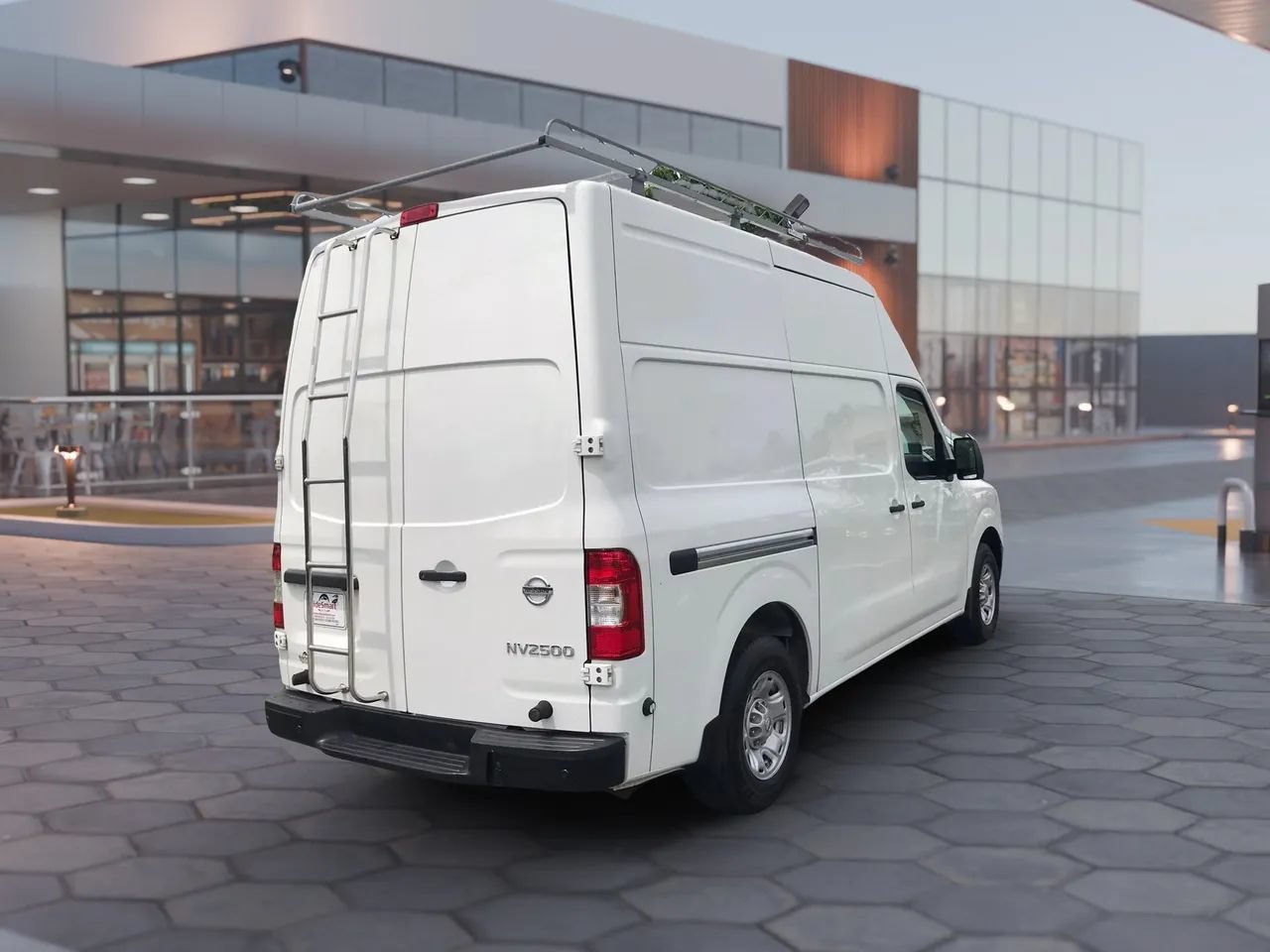 Used 2018 Nissan NV 2500 SV w/ Navigation Package RWD image 5