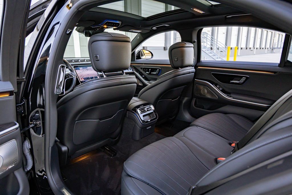 Used 2023 Mercedes-Benz S 500 4MATIC w/ AMG Line image 36