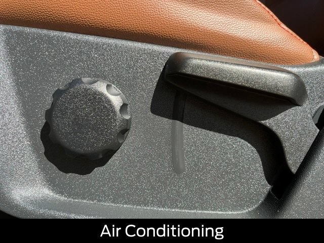 Used 2024 Ford Bronco Heritage Edition AWD/4WD image 16