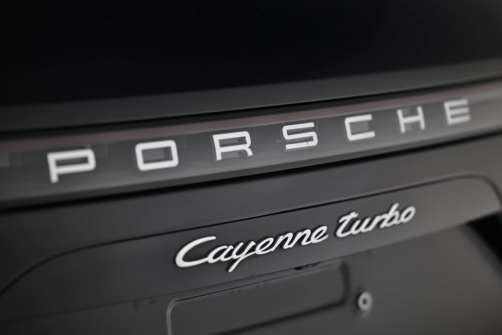Certified 2022 Porsche Cayenne Turbo AWD/4WD image 14