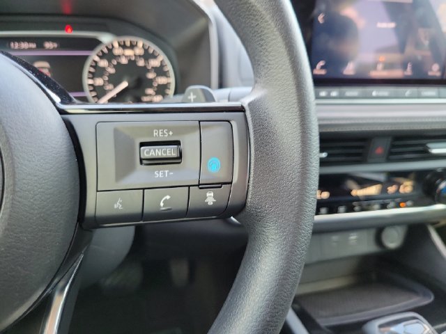 Used 2023 Nissan Rogue SV FWD image 21