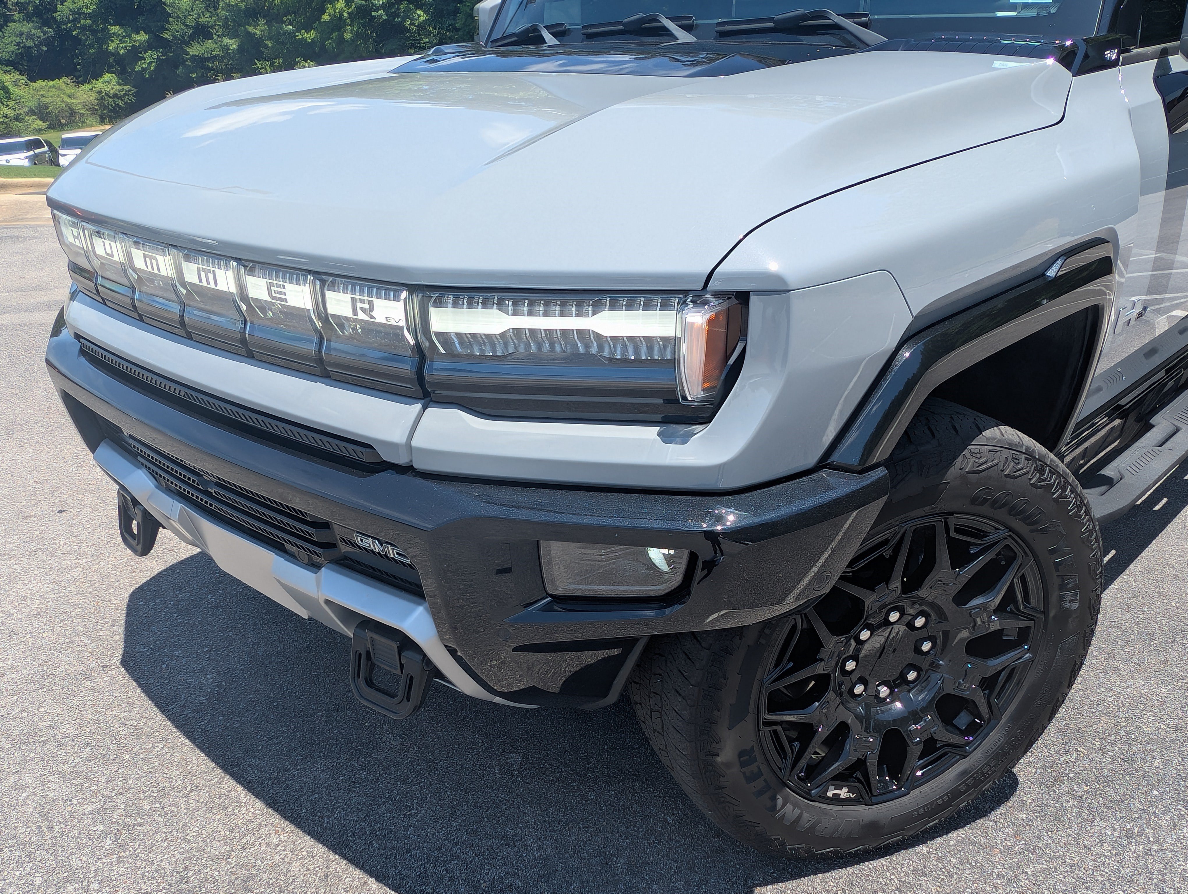 Used 2025 GMC Hummer EV 2X AWD/4WD image 13
