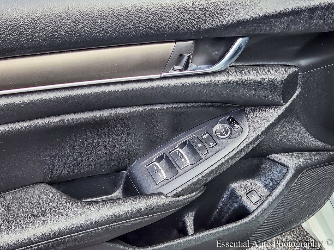 Used 2020 Honda Accord LX image 12