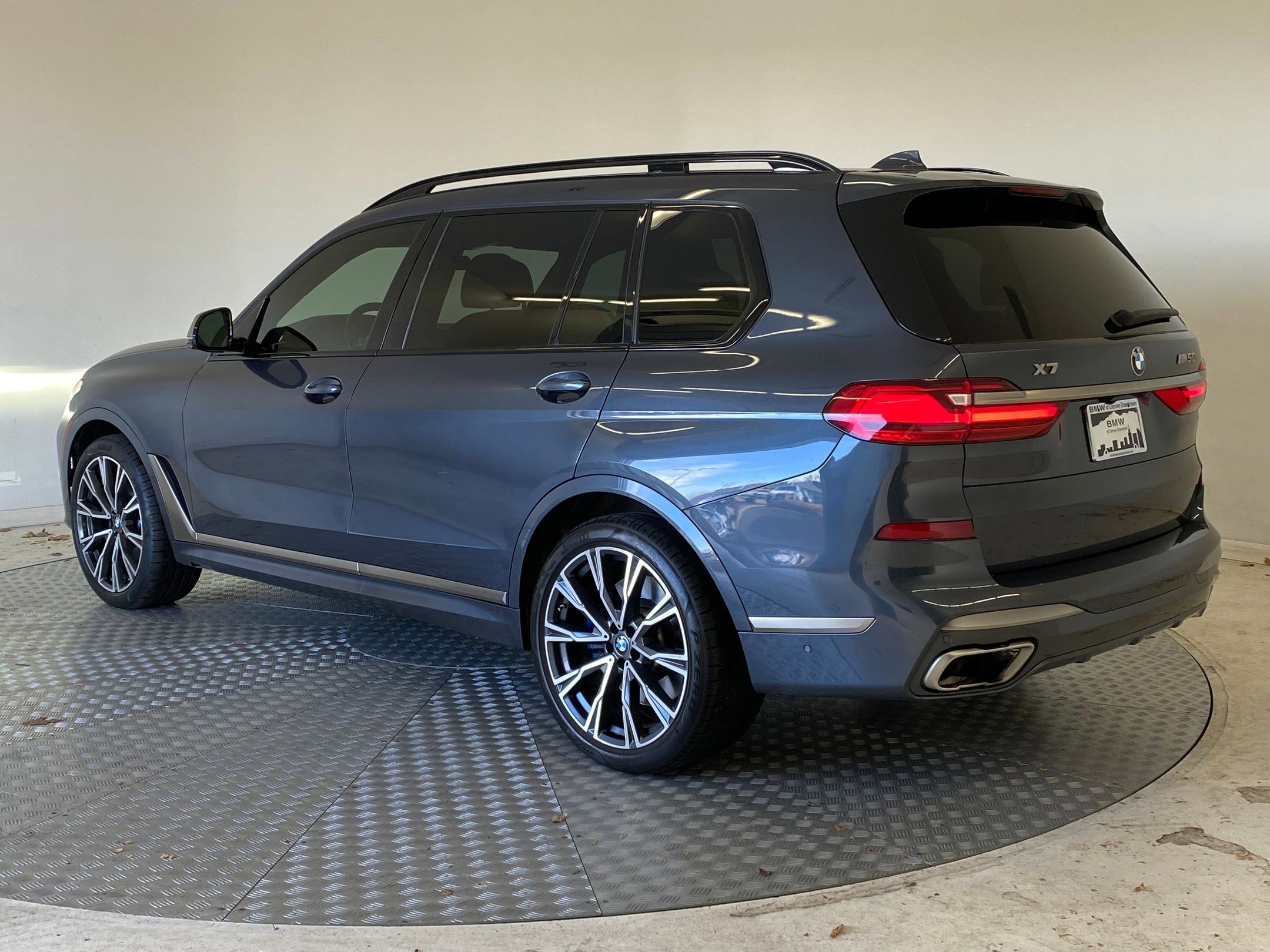 Used 2020 BMW X7 M50i w/ Executive Package image 3