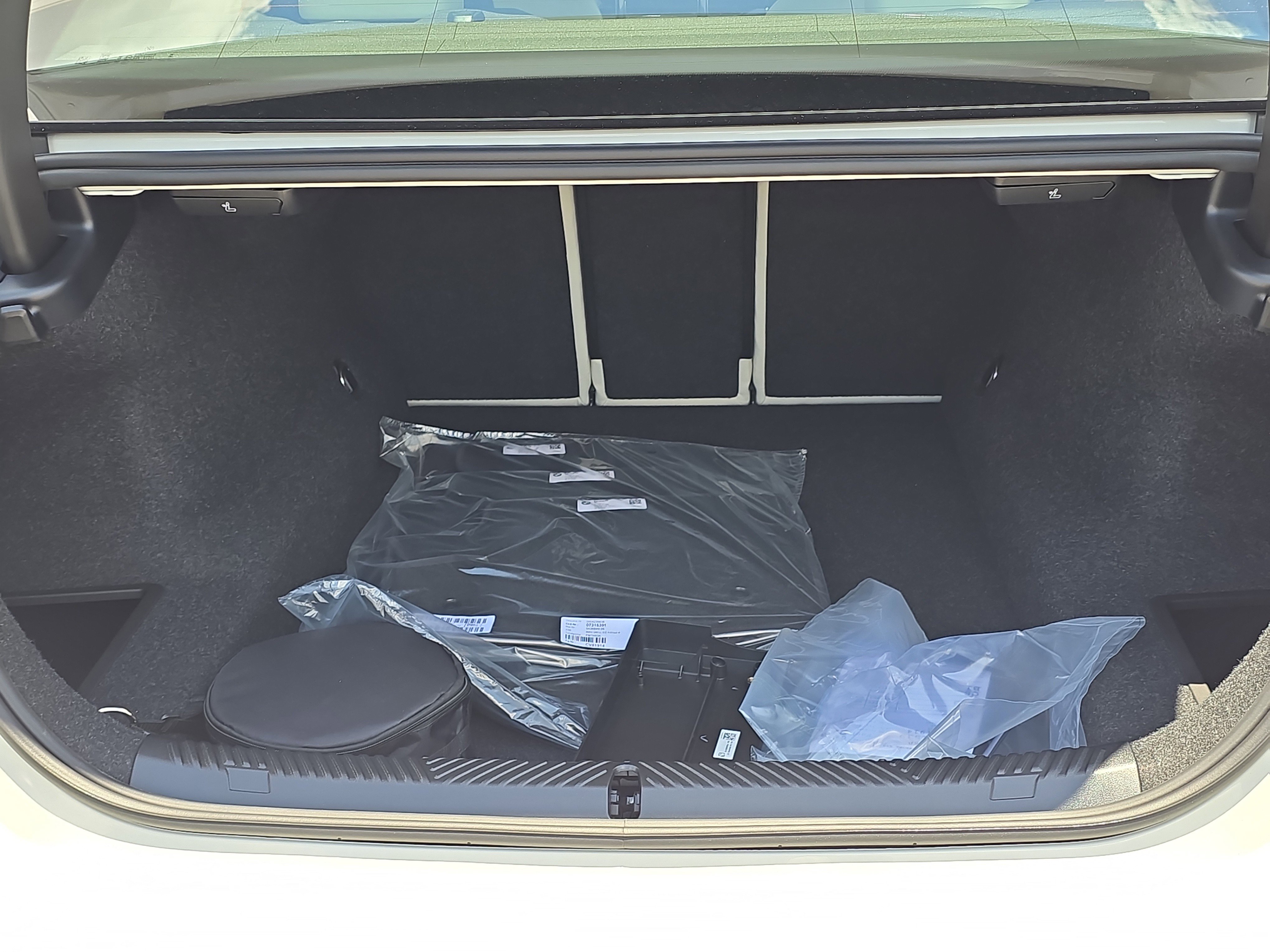 New 2026 BMW 530i xDrive w/ M Sport Package image 9