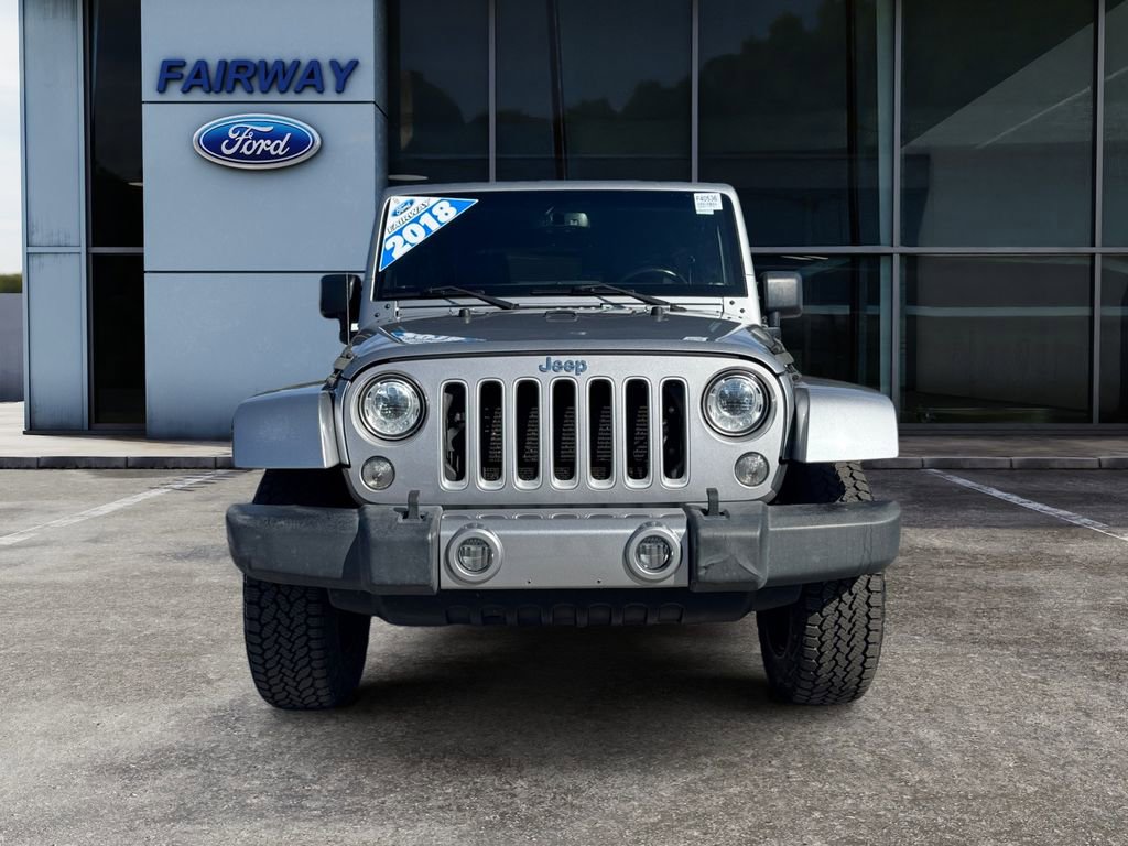 Used 2018 Jeep Wrangler Unlimited Sahara image 3