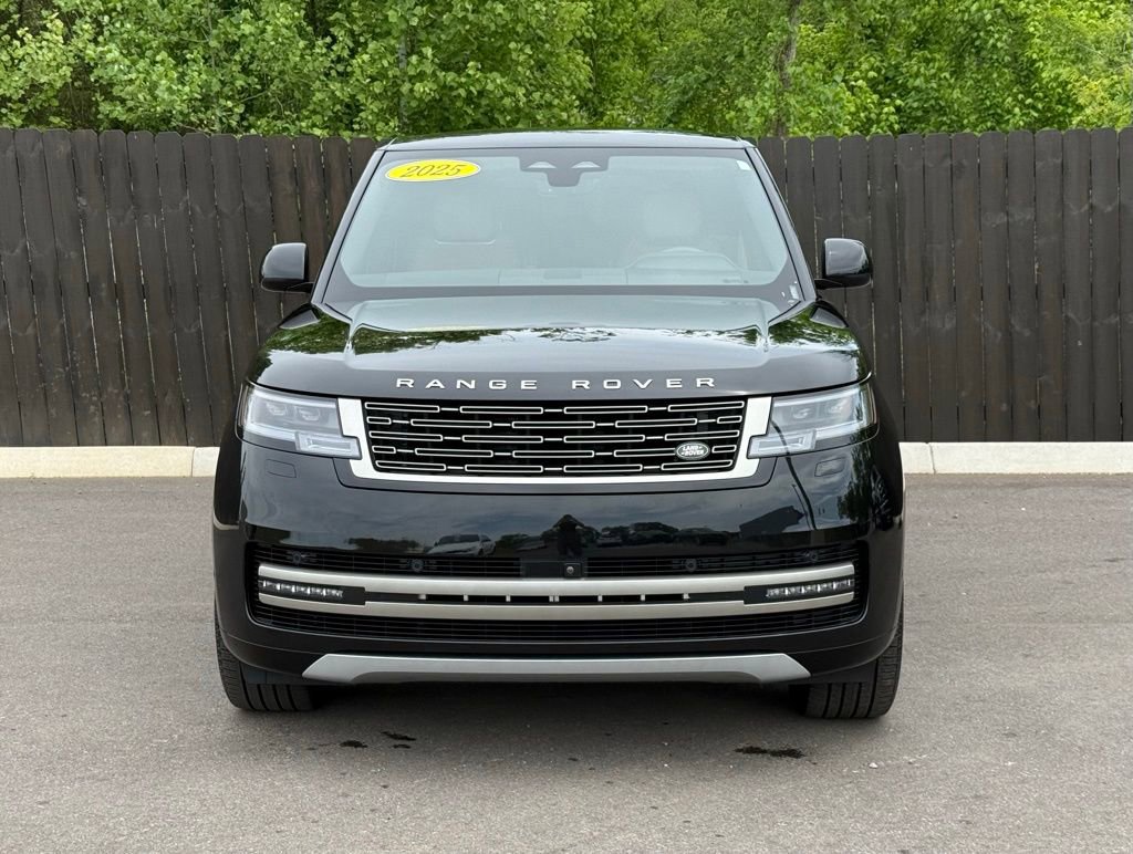 Used 2025 Land Rover Range Rover Long Wheelbase SE AWD/4WD image 9