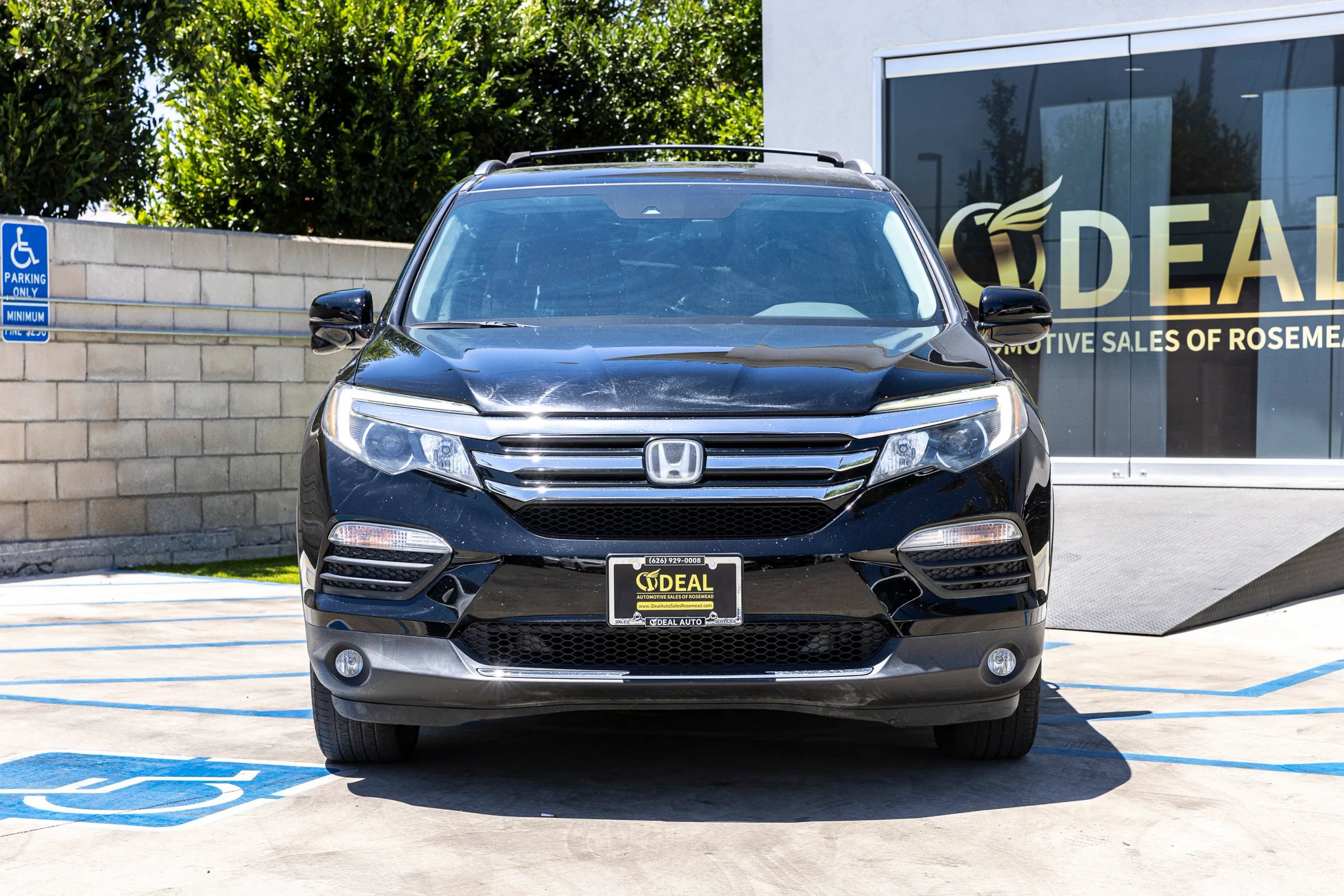Used 2017 Honda Pilot Touring image 4