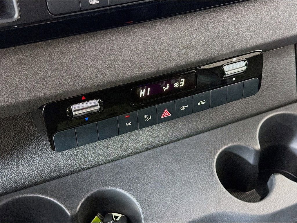 Used 2025 Mercedes-Benz Sprinter 2500 image 31