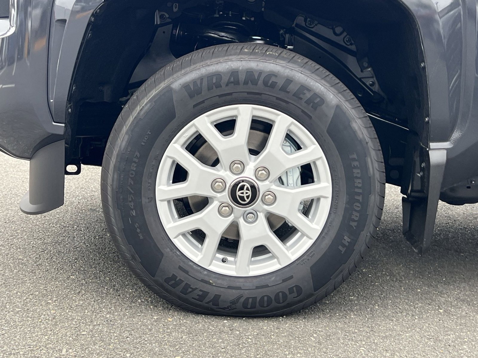 New 2025 Toyota Tacoma SR5 image 5